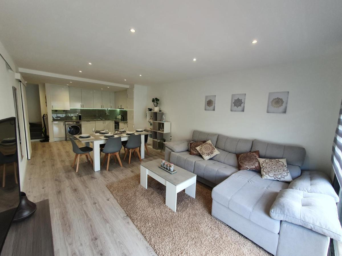 Moderno Duplex Comfort Roses Dış mekan fotoğraf