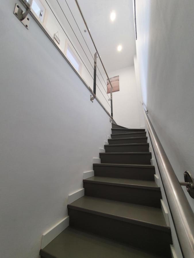 Moderno Duplex Comfort Roses Dış mekan fotoğraf