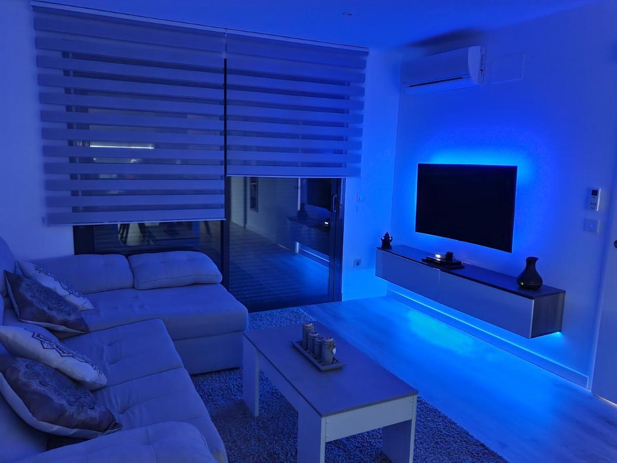 Moderno Duplex Comfort Roses Dış mekan fotoğraf